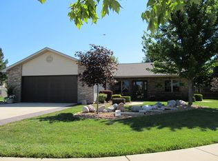 9581 Dover Ln, Saint John, IN 46373
