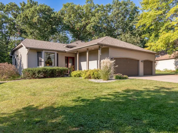 7697 Upper 20th St N, Oakdale, MN 55128