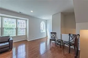 1812 Rutgers Ln — Photo 4