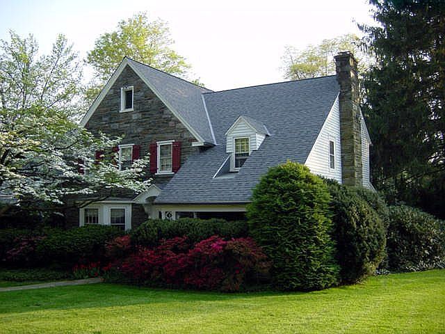 18 N Morgan Ave