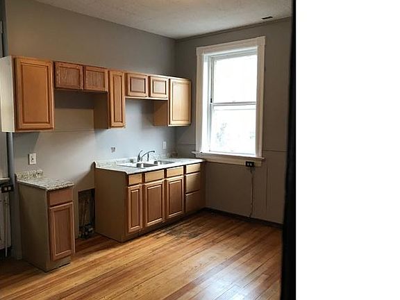 5th image of 4036 Lexington Ave