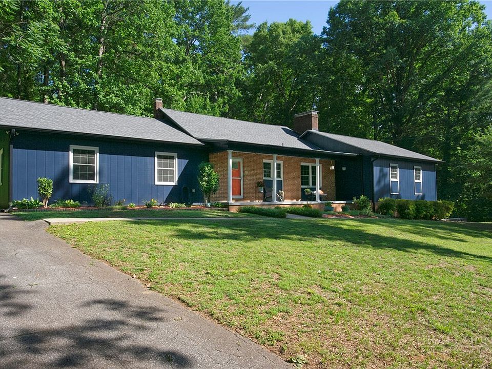 1st image of 216 Eastwood Park Drive