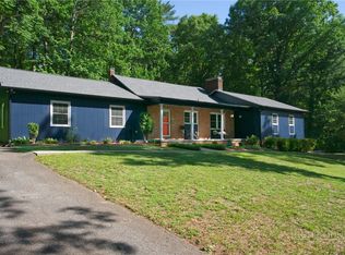 216 Eastwood Park Dr SE, Lenoir, NC 28645