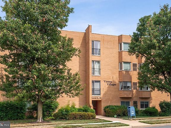 2nd image of 200 Locust St SE APT 102