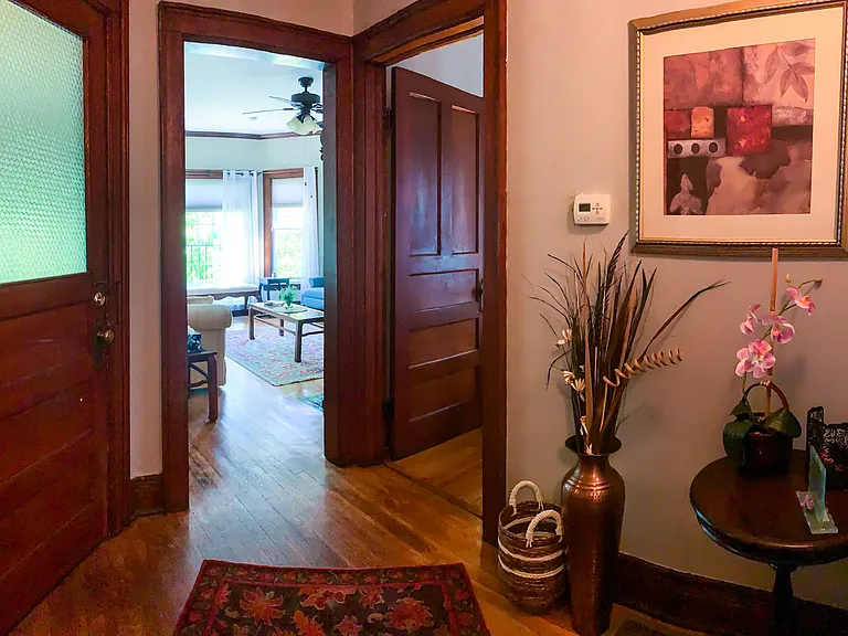[Foyer]