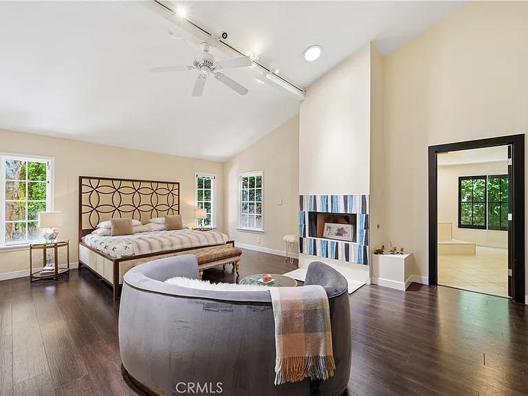 18000 Karen Dr — Photo 26