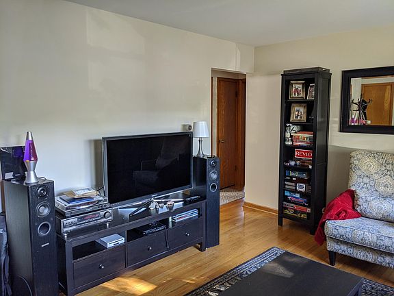 2nd image of 5259 N Natoma Ave #1S