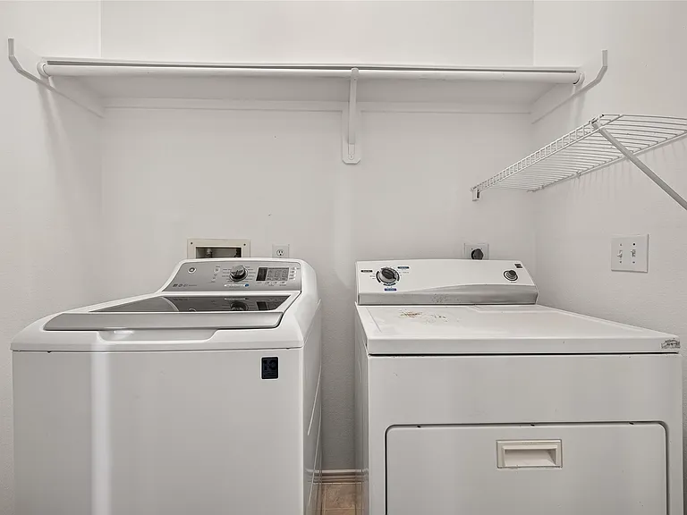 6807 Lauderwick Ct — Photo 30