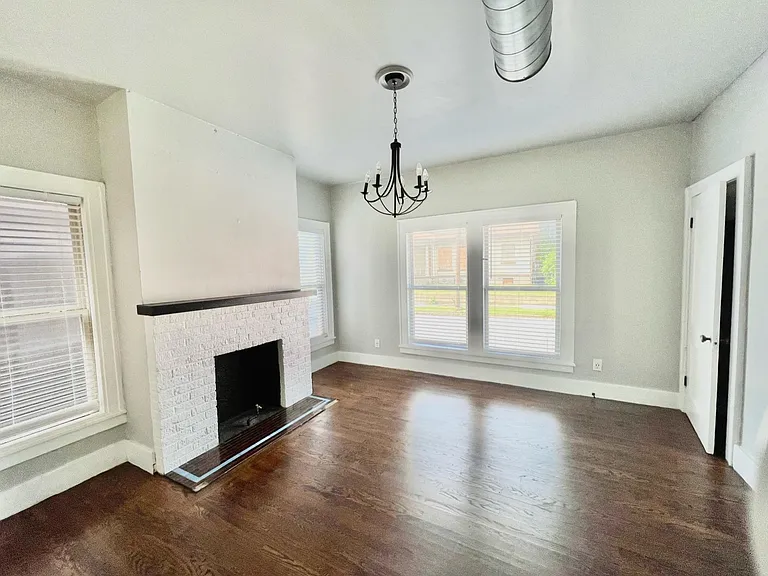 220 W Latimer St #A — Photo 9
