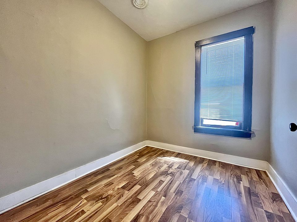 1st image of 319 E Washington St #12