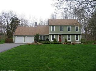 91 Surrey Ln, Guilford, CT 06437