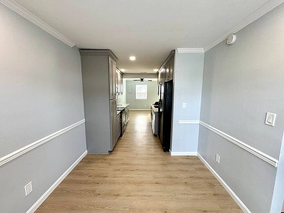 4th image of 3475 Woodburne Dr