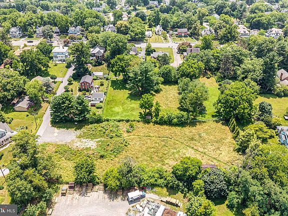 4th image of N Hall Ave