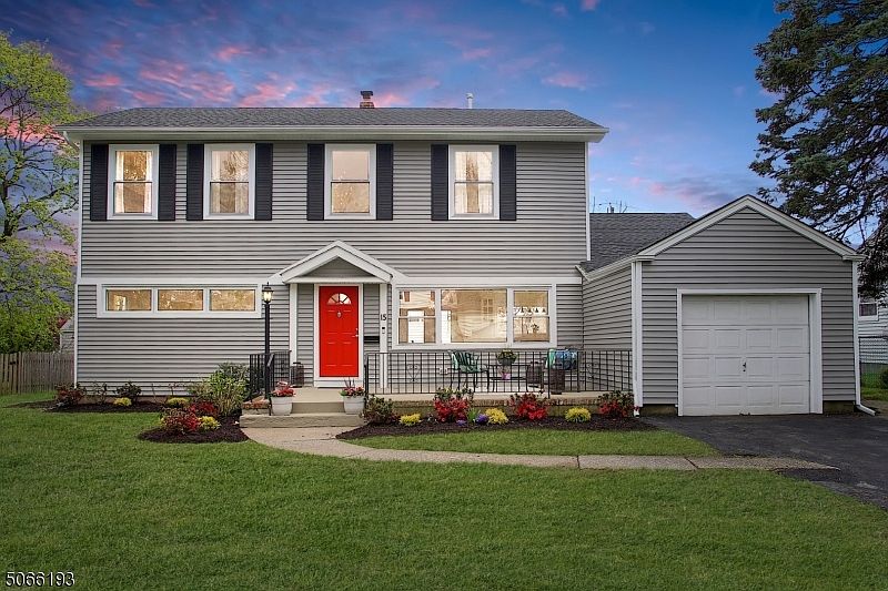 1st image of 15 Carlton Dr