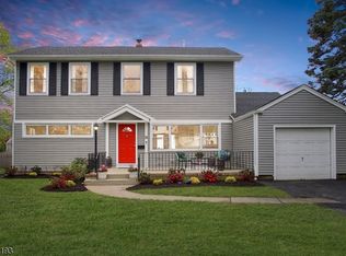 15 Carlton Dr, Montclair, NJ 07043