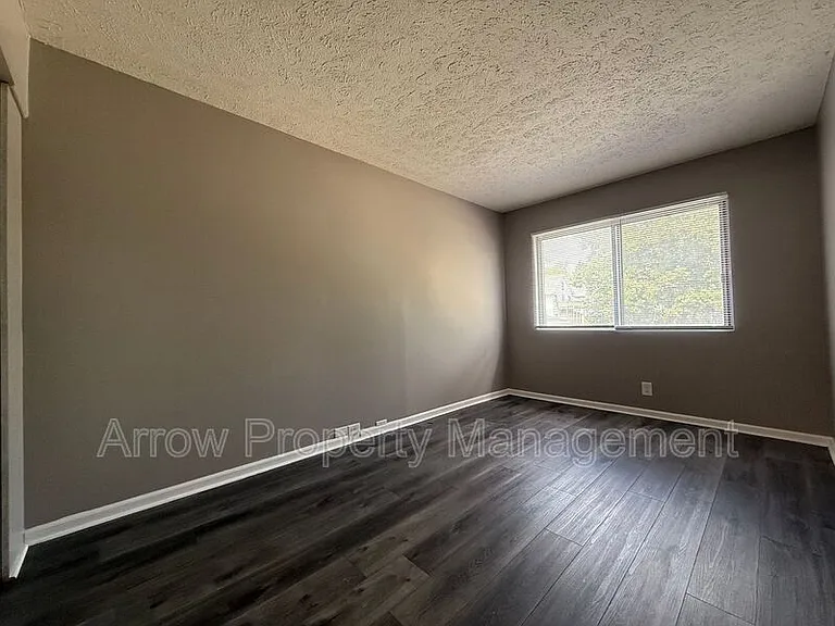 1215 E St #5 — Photo 7
