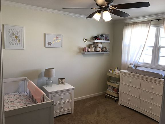 4th image of 1226 Peacock Ln