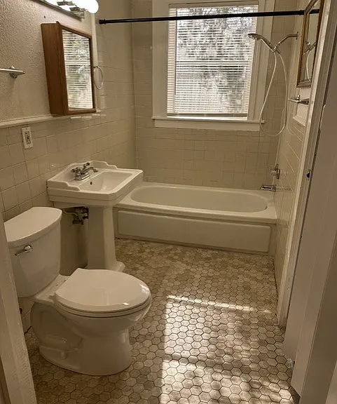 2817 S Old Dallas Rd — Photo 2