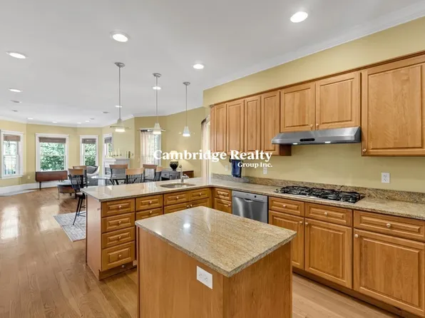 73 Lexington Ave, Somerville, MA