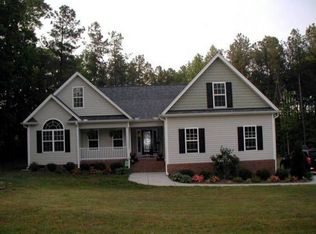 40 Waxwing Ln, Youngsville, NC 27596