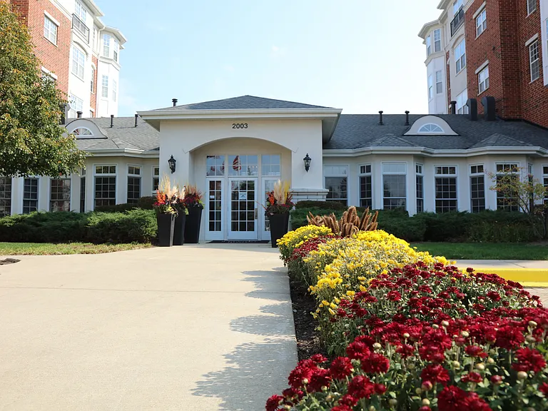 Regency Place — Photo 4
