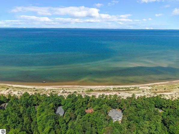 2359 San Marino Trl, Kewadin, MI 49648
