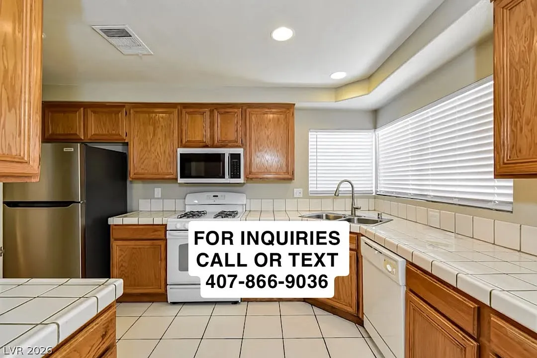 3 bed, 2.0 bath, 1856 sqft, $1,250 — Photo 2