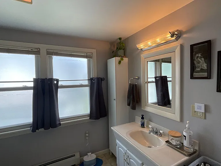 278 N Elm St — Photo 14