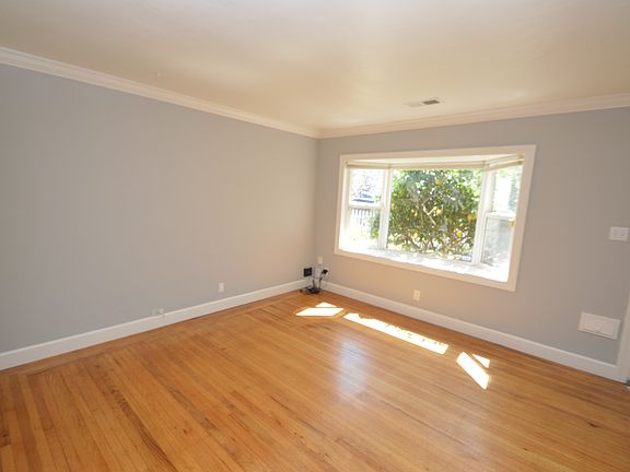 4th image of 5439 Santa Cruz Ave