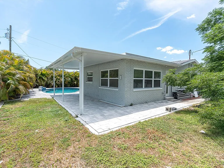 8801 Sunlit Cove Dr NE — Photo 27