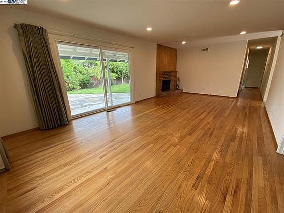5th image of 488 Purisima Ave