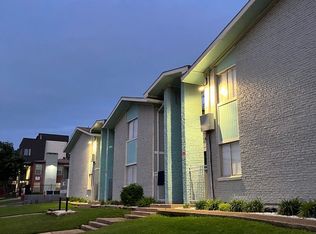Monarch Court, Dallas, TX 75204
