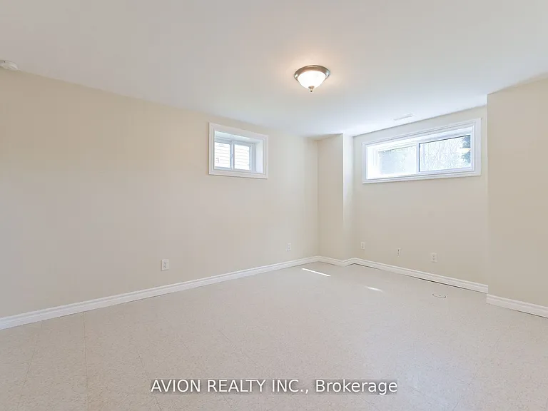 356 Tampa Dr — Photo 17