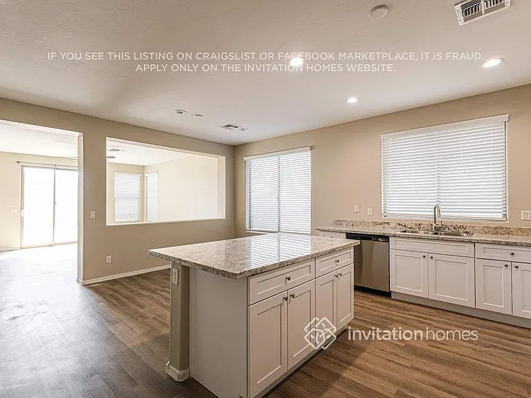 6826 S 30th Ln — Photo 6