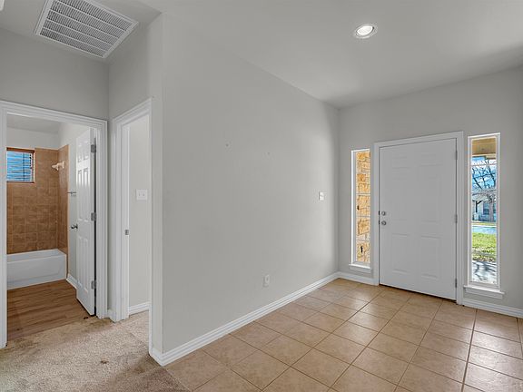 5th image of 204 Cailin Court