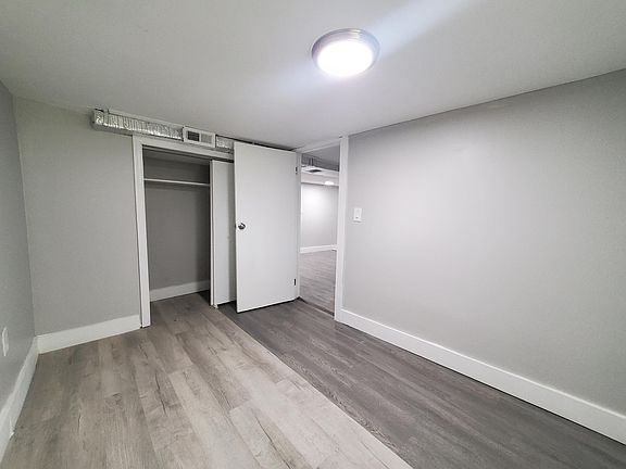 4th image of 146 S Clinton St Floor 2