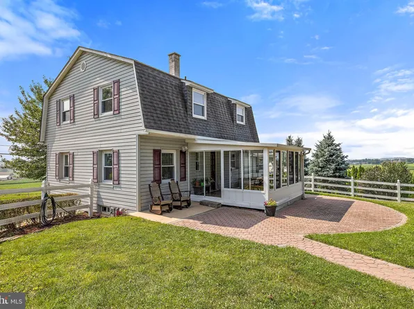624 Twin County Rd, Honey Brook, PA 19344