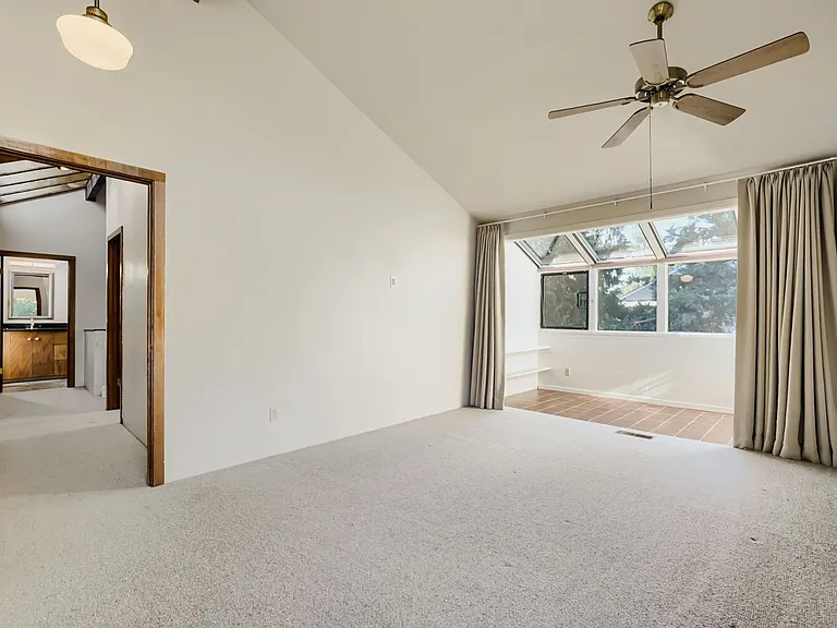 2532 E McGraw St — Photo 8