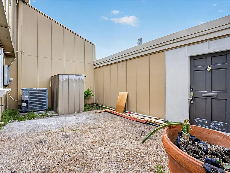 2340 Woodland Park Dr #113 — Photo 40