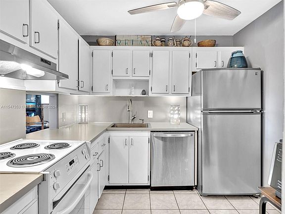4th image of 20400 W Country Club Dr APT 317