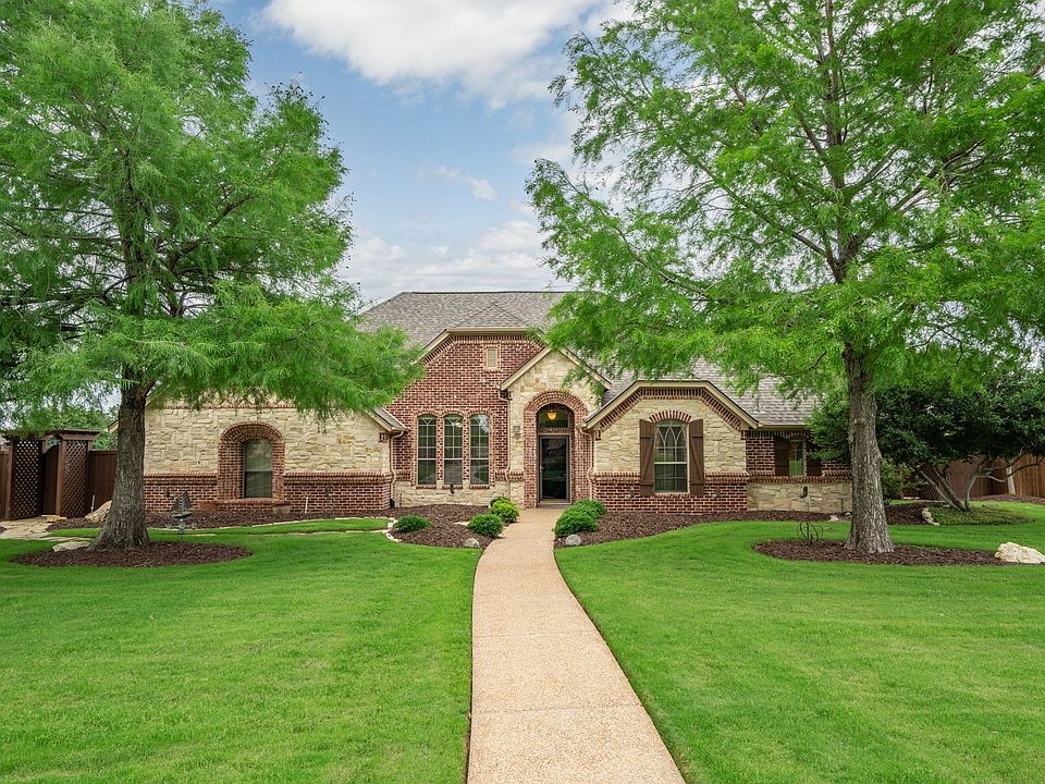 1st image of 308 Applewood Ln