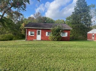 819 Garrison Rd, Ashtabula, OH 44004