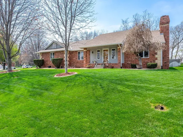 403 N Trail Dr, Mulvane, KS 67110