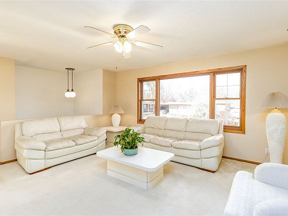 4th image of 1122 Higby Dr