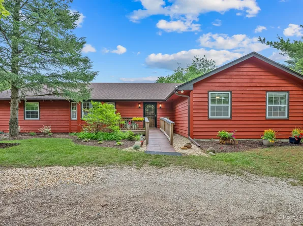 43W870 McDonald Rd, Elgin, IL 60124