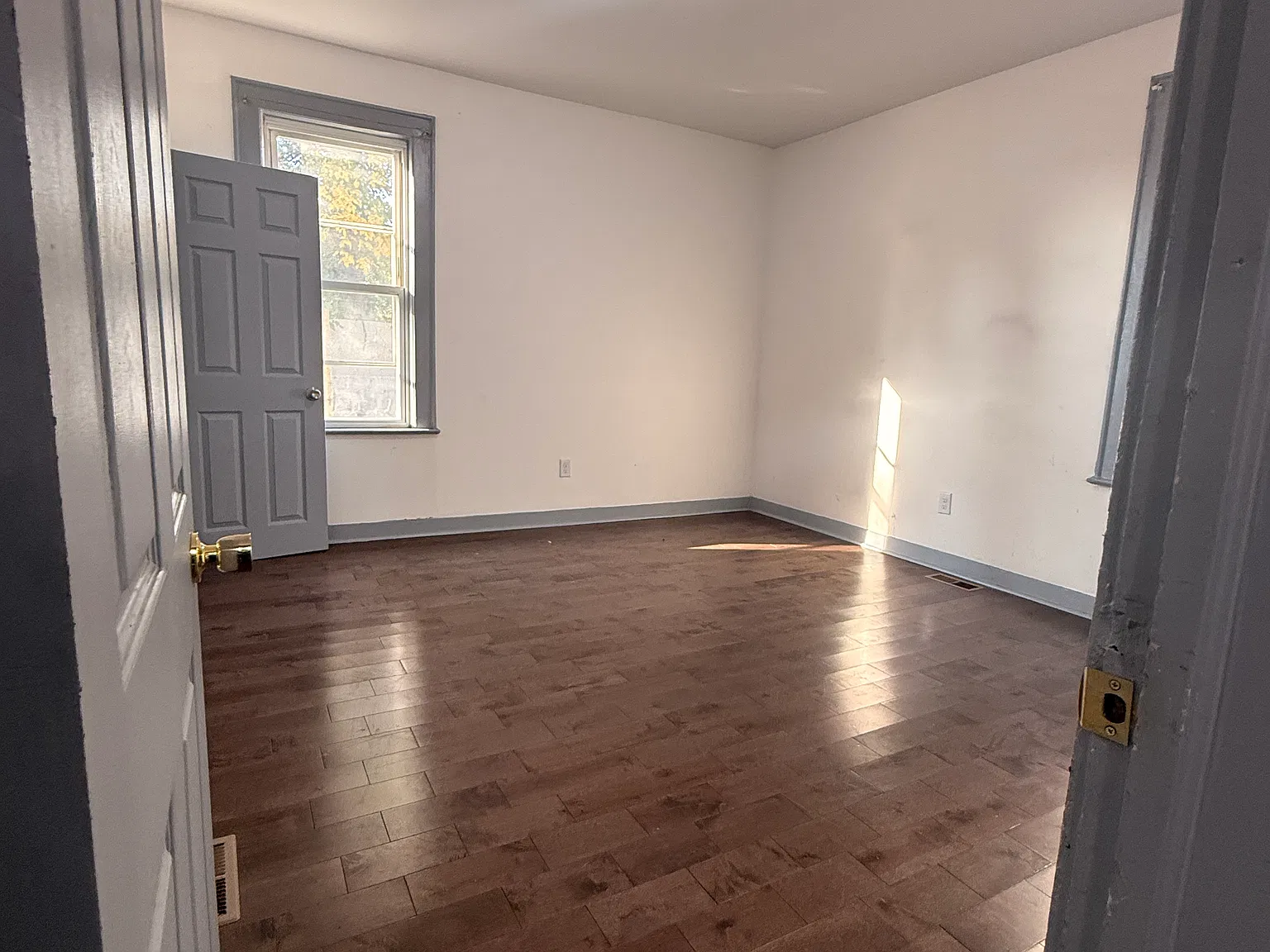 275 Schley St — Photo 3