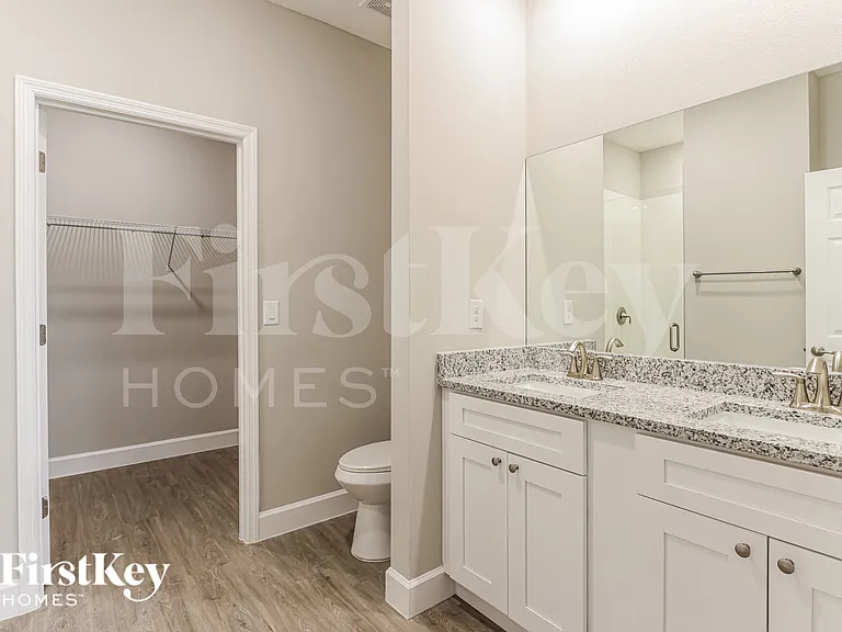514 Warwick St SE — Photo 10