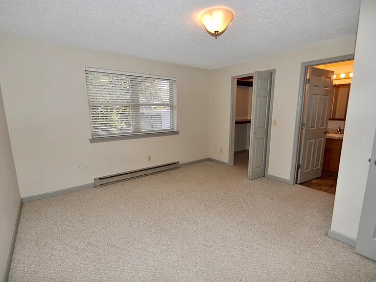 9972 N Hillview Dr — Photo 28
