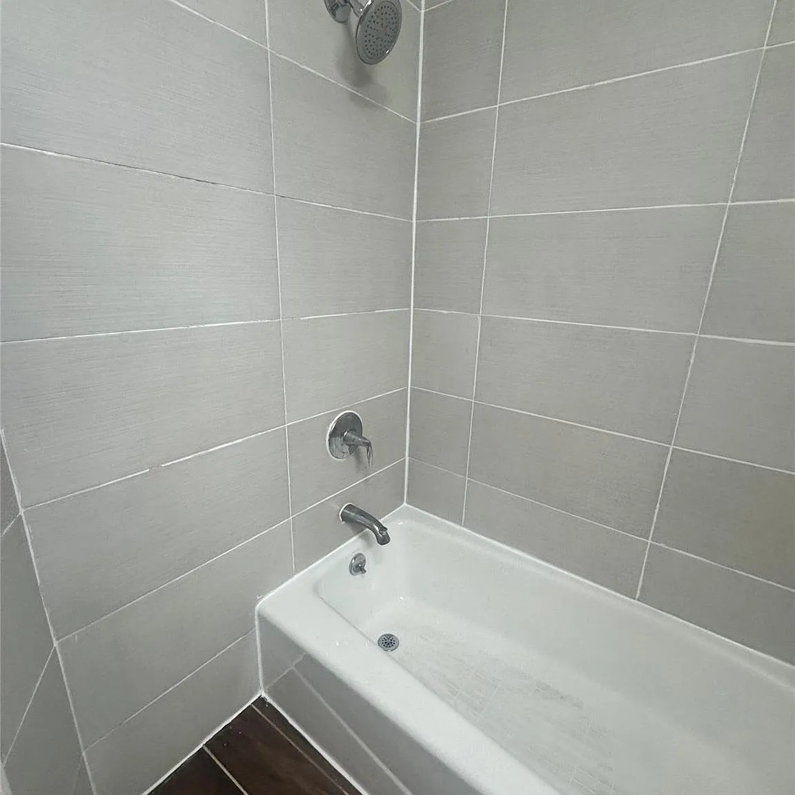 1 bed, 1.0 bath, 1920 sqft, $2,000 — Photo 2