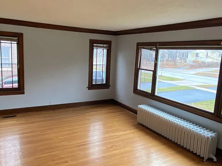 2154 Maple Rd #1 — Photo 2